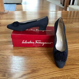 Vintage Navy Suede Ferragamo Heels (9.5AA)